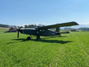 Spektakuläre Übungen der Schweizer Luftwaffe in Obfelden