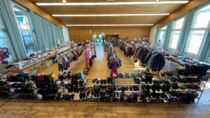 Grossandrang bei der Obfelder Kleiderbörse