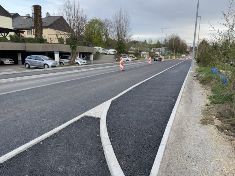 Zweites Lichtsignal an Ottenbacherstrasse – Fussweg gesperrt