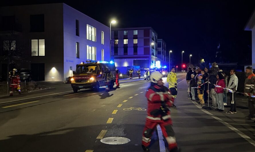 Ein schwerer Verkehrsunfall als Hauptübung der Feuerwehr Obfelden